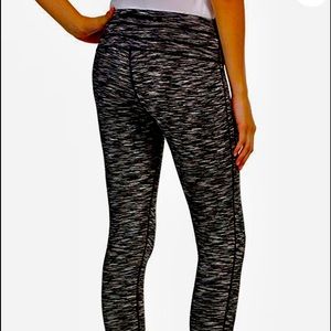 32 DEGREES YOGA/ACTIVE COOL LEGGINGS Womens size S
Weatherproof, Black Space Dye